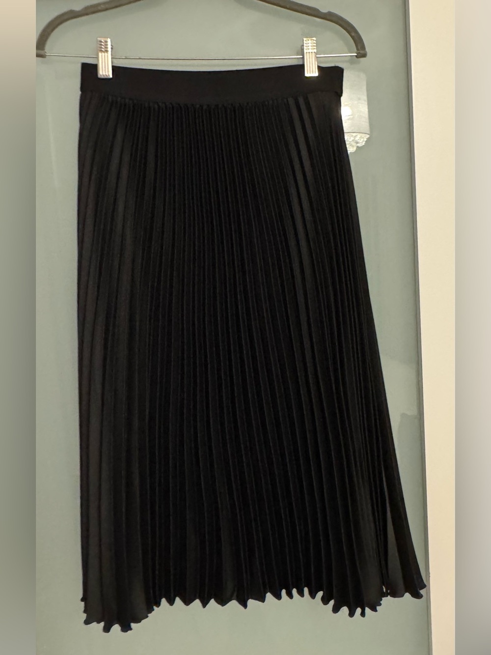 H&M Black Pleated Midi Skirt Size 8